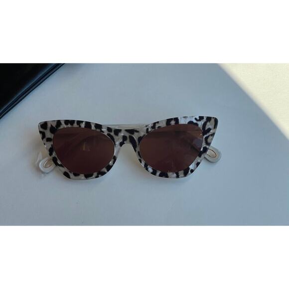 Lele Sadoughi Leopard Cat-eye UV Sunglasses Gold Logo - Picture 9 of 15